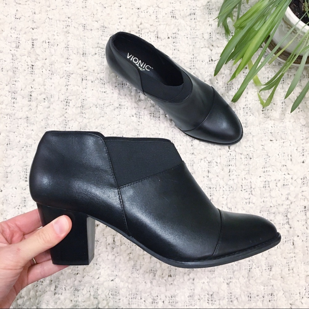 Vionic Orthaheel Black Leather Ankle Bootie 9.5